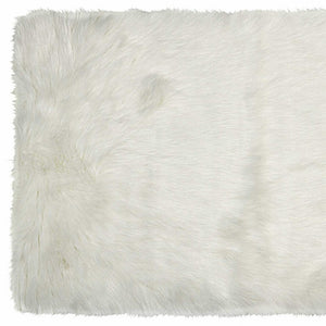 Homeroots 5' X 8' Off White Faux Fur Flokati Area Rug  Faux Fur 294255