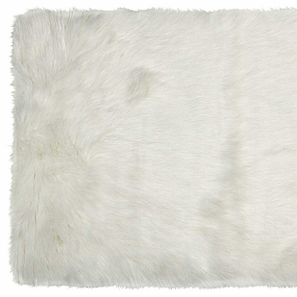 Homeroots 5' X 8' Off White Faux Fur Flokati Area Rug  Faux Fur 294255