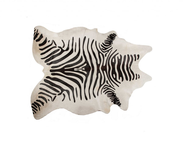 Homeroots 6' X 7' Zebra Stripe Black And White Natural Cowhide Area Rug Zebra Black On Off,White Cowhide 294258