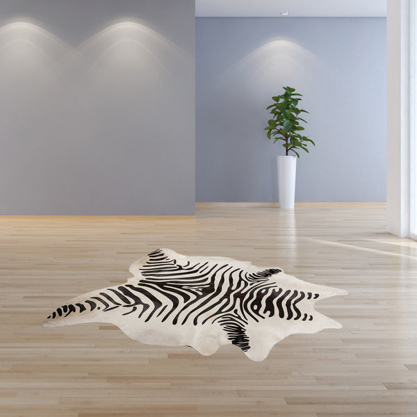 Homeroots 6' X 7' Zebra Stripe Black And White Natural Cowhide Area Rug Zebra Black On Off,White Cowhide 294258