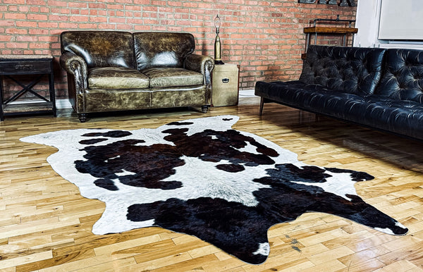 Homeroots 72" X 84" Tricolor Cowhide - Rug Tricolor Cowhide 294259
