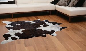 Homeroots 72" X 84" Tricolor Cowhide - Rug Tricolor Cowhide 294259