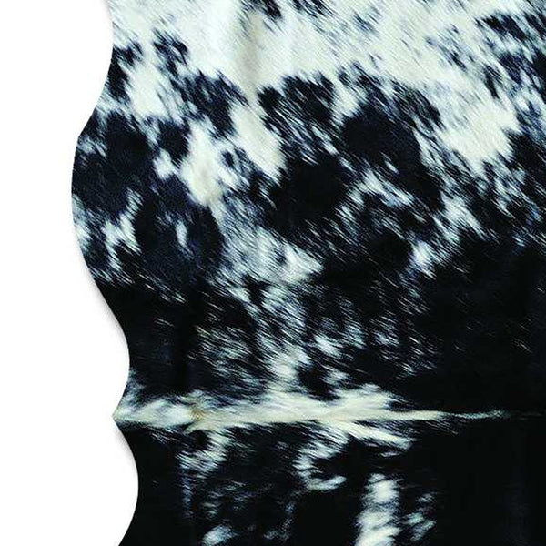 Homeroots 6' X 7' Black And White Cowhide Cowhide Area Rug  Cowhide 294260