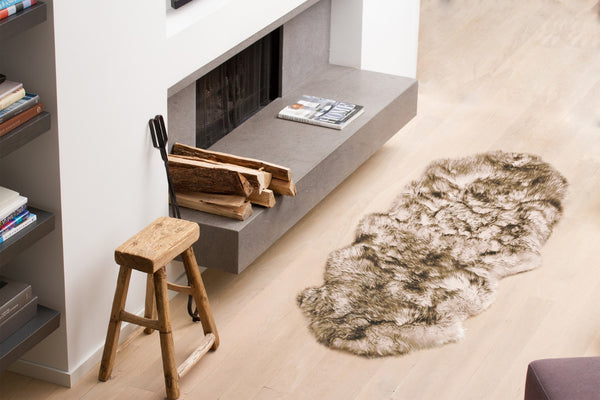 HomeRoots Gradient Chocolate Animal Print Sheepskin Area Rug - Luxurious, Unique Comfort for Modern Homes 294269