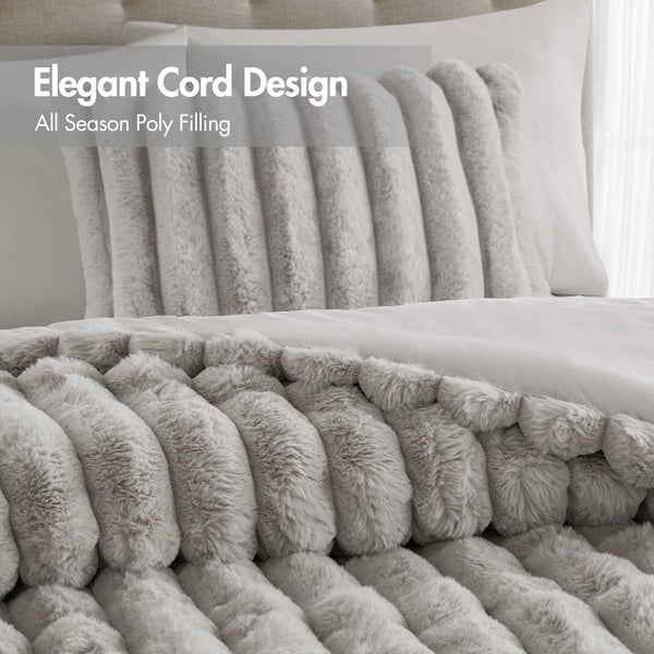 English Elm 3-Piece Queen Coverlet Set Matelassé Elegance with Two Shams — Soft Polyester-Rayon Texture, Durable Comfort Light Gray 21.26 L x 12.99 W x 12.6 H B035P381295