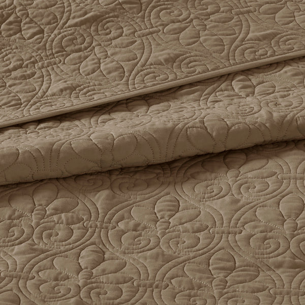 English Elm Reversible Queen Bedspread Set with Antimicrobial Cotton Fill, Oversized Quilted Cottage Texture Bedding Mocha 17.72 L x 15.35 W x 8.66 H B03597568