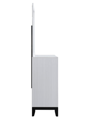 English Elm Glasgow Five-Drawer Chest with Dovetail Construction and Smooth Glides for Ample Organized Storage White 36 L x 60 W x 19 H B078P349548