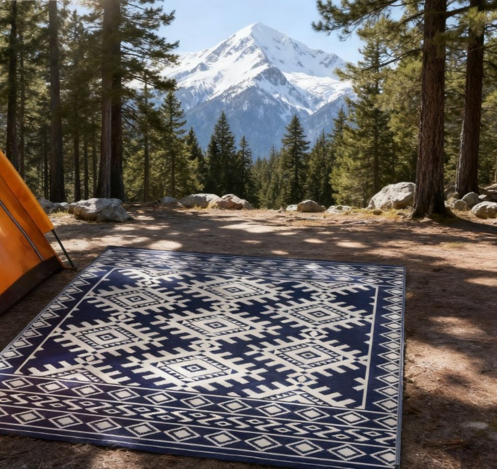 English Elm Easy Carry Reversible Outdoor Patio Rug Waterproof Polypropylene Flatweave Geometric Design Blue,White T3971P421448