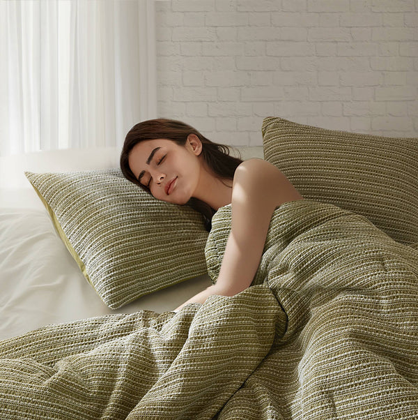 English Elm 3PCS King Comforter Set – Plush Washed Microfiber Comforter & Shams, Hypoallergenic 100% Poly Fill Luxury Green 11.5 L x 9.5 W x 9 H B035P341119