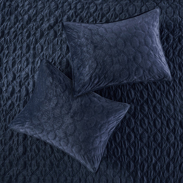 English Elm 3 Madison Park Harper Velvet Quilt Set King/Cal King Soft Geometric Quilted Texture Antimicrobial Finish Navy 17.72 L x 16.14 W x 8.27 H B03597472