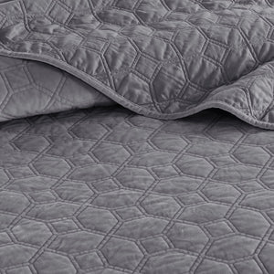 English Elm 3 Piece Velvet Quilt Set Full/Queen with Geometric Quilt Design, Antimicrobial Finish for Fresh Comfort Grey 17.72 L x 16.14 W x 7.09 H B03597475