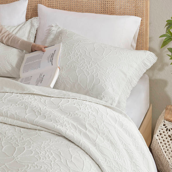 English Elm 3PCS Queen Comforter Set – Ultra-Soft Washed Microfiber Comforter with Plush Poly Fill, Cozy Luxury Bedding White 17.72 L x 15.75 W x 5.51 H B035P341100