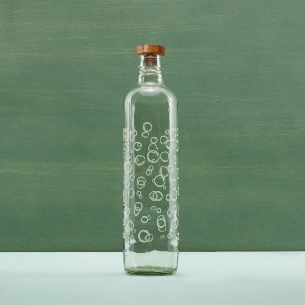 English Elm Bubbles Glass Water Bottle 750ml with Textured Bubble Design & Natural Wooden Stopper, Clear B346P327364