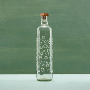 English Elm Bubbles Glass Water Bottle 750ml with Textured Bubble Design & Natural Wooden Stopper, Clear B346P327364