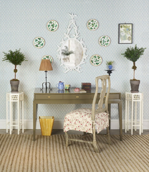 Wildwood Oakmont Oval Mirror In Matte White With Sculpted Oak Leaf Frame, Lightweight Elegant Wall Accent 300850