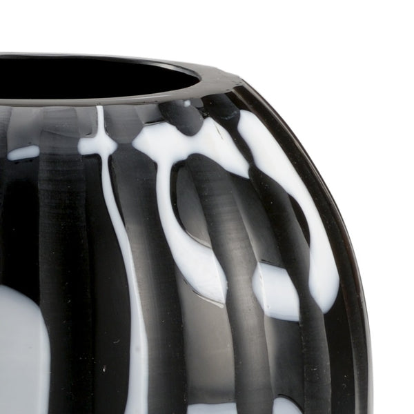 Wildwood Midnight Cut-Glass Vase With Bold Black & White Abstract Motif — Sculptural Accent For Modern Spaces 301964