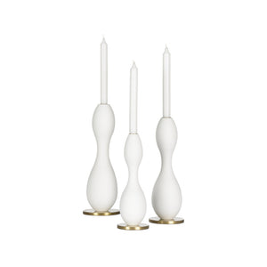 Wildwood Brunswick Resin Candleholders S/3 — Timeless Hourglass White Finish With Antique Brass Bases For Elegant Centerpieces And Mantels 302670
