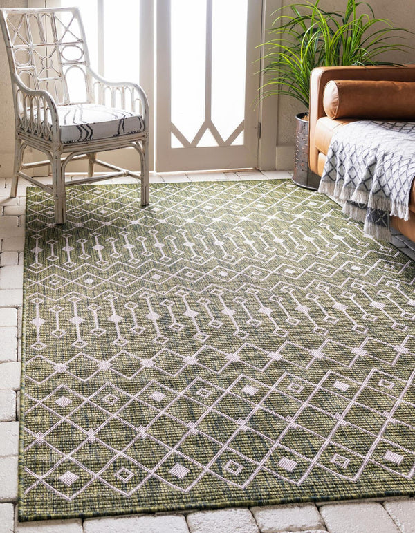 Unique Loom Green Outdoor Trellis Rug – Vibrant 5' Round Design To Enhance Patios And Garden Spaces Elegantly Green  3159573-unique-loom