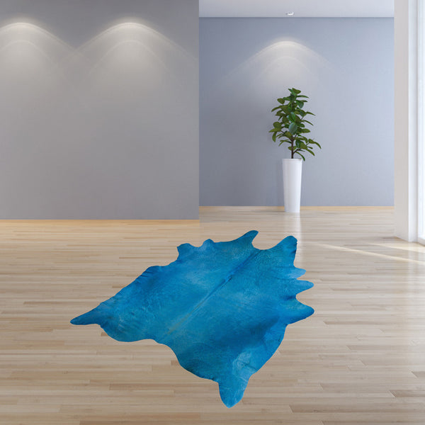Homeroots 72" X 84" Sky Blue Cowhide - Rug Blue Cowhide 316708