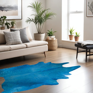 Homeroots 72" X 84" Sky Blue Cowhide - Rug Blue Cowhide 316708