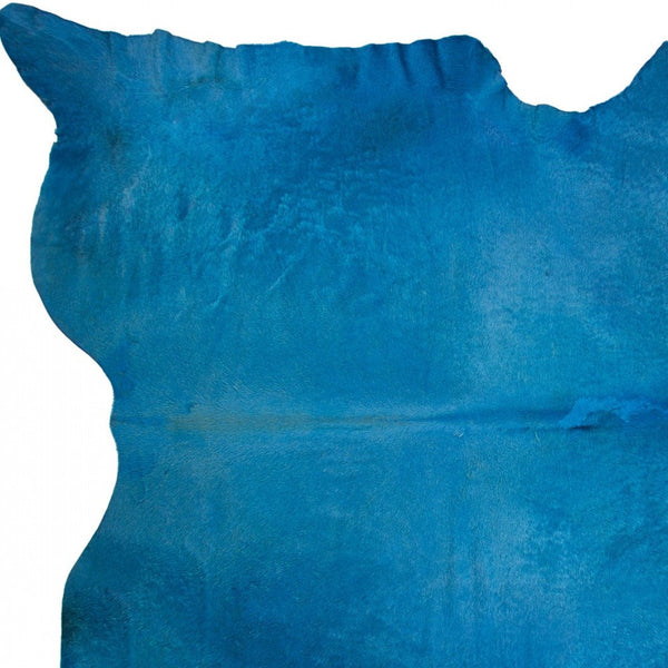 Homeroots 72" X 84" Sky Blue Cowhide - Rug Blue Cowhide 316708