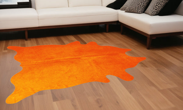 Homeroots 72" X 84" Orange Cowhide - Rug Orange Cowhide 316710