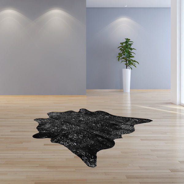 Homeroots 72" X 84" Black And Gold Cowhide - Area Rug Black,Gold Cowhide 316716
