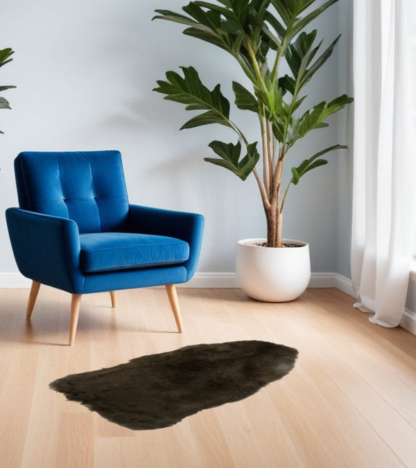 Homeroots 2' X 3' Brown Natural Sheepskin Single Short Haired Area Rug  Genuine Sheepskin 316908