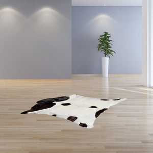 Homeroots 2' X 3' Natural Black And White Calfskin Area Rug White,Chocolate Cowhide 316980
