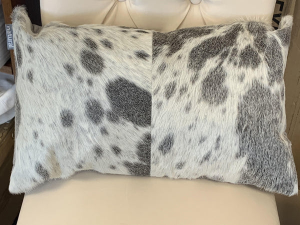 Homeroots Set Of 2 Gray And White Natural Cowhide Pillows Gray,White  317132