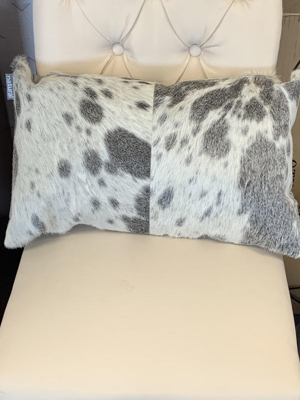 Homeroots Set Of 2 Gray And White Natural Cowhide Pillows Gray,White  317132