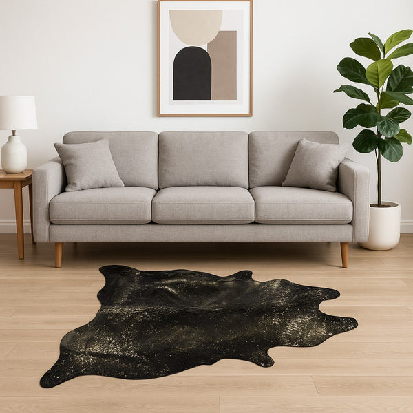 HomeRoots 5' X 7' Cowhide Print Area Rug - Luxurious Texture with Contemporary Style for Modern Living Spaces Chocolate/Gold 317158