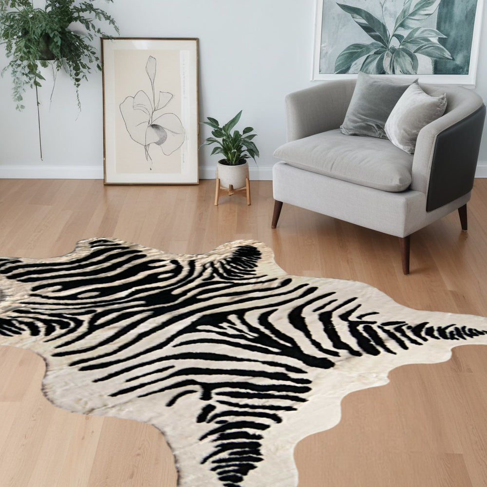 Homeroots 5' X 7' Black And White Faux Cowhide Zebra Print Area Rug  Faux Cowhide 317167