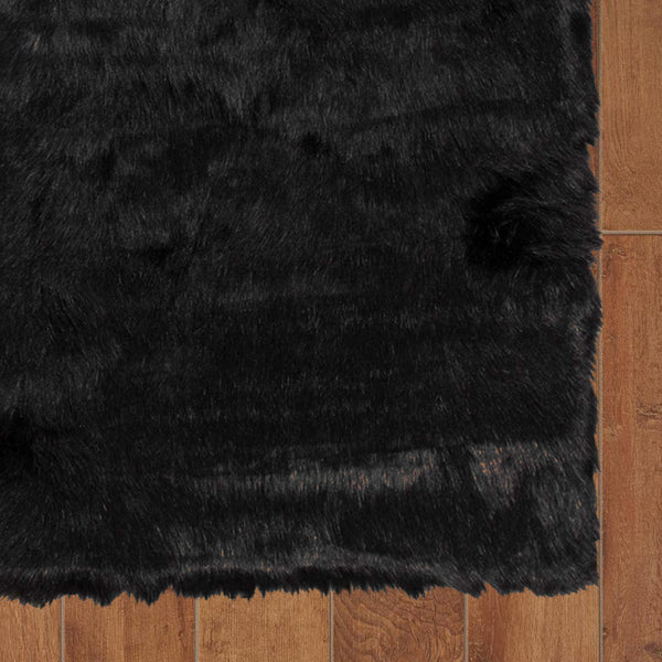 Homeroots 3' X 5' Black Rectangular Faux Fur - Area Rug Black Acrylic 317169