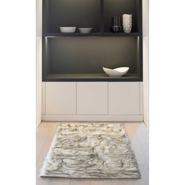 Homeroots 3' X 5' Gray Faux Fur Area Rug  Faux Fur 317174