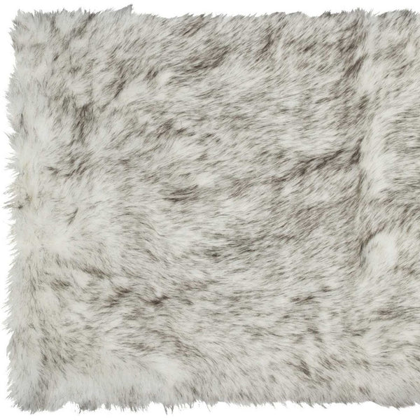 Homeroots 3' X 5' Gray Faux Fur Area Rug  Faux Fur 317174