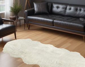 Homeroots 6' Off White Faux Sheepskin Shag Non Skid Area Rug  Faux Sheepskin 317186