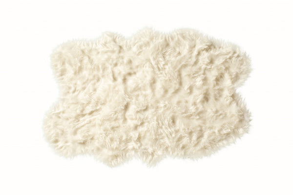 Homeroots 4' X 6' Off White Faux Sheepskin Washable Area Rug  Faux Sheepskin 317187
