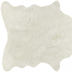 Homeroots 5' X 8' Off White Faux Fur Hand Knotted Washable Area Rug  Faux Fur 317190