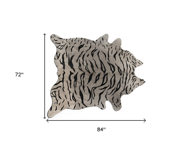 Homeroots 6' X 7' Gray And Black Cowhide Cowhide Area Rug  Cowhide 317299