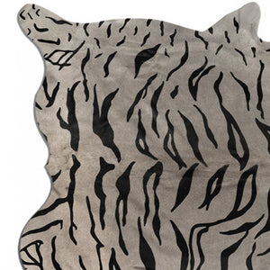 Homeroots 6' X 7' Gray And Black Cowhide Cowhide Area Rug  Cowhide 317299