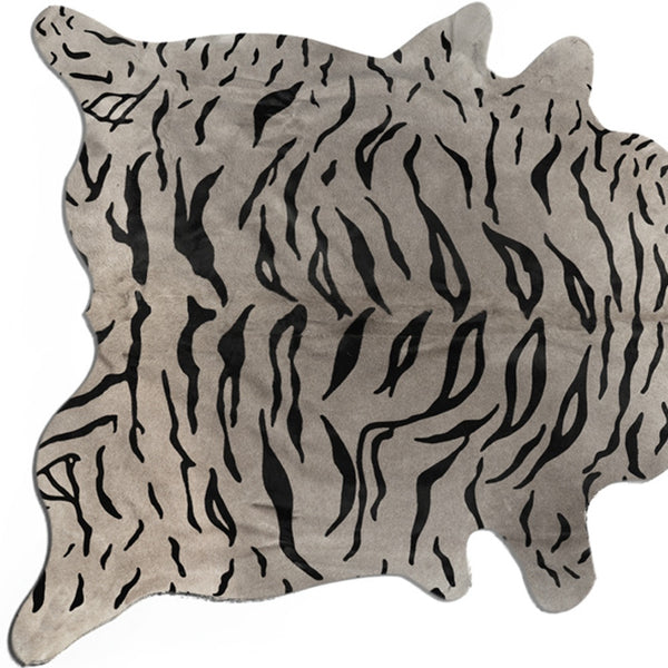 Homeroots 6' X 7' Gray And Black Cowhide Cowhide Area Rug  Cowhide 317299