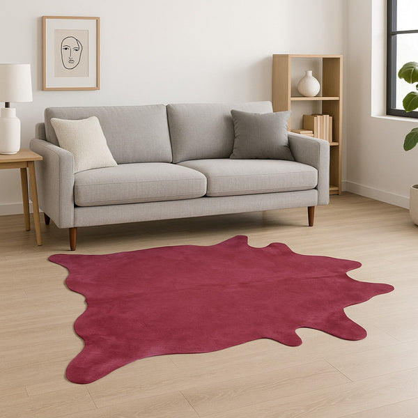 HomeRoots 5' X 7' Cowhide Print Area Rug - Luxurious Texture with Contemporary Style for Modern Living Spaces Fuschia 317306