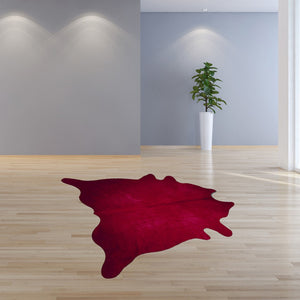 HomeRoots 5' X 7' Cowhide Print Area Rug - Luxurious Texture with Contemporary Style for Modern Living Spaces Burgundy 317312