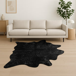 HomeRoots 5' X 7' Cowhide Print Area Rug - Luxurious Texture with Contemporary Style for Modern Living Spaces Black/Silver 317325