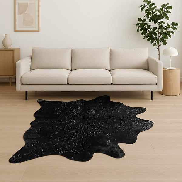 HomeRoots 5' X 7' Cowhide Print Area Rug - Luxurious Texture with Contemporary Style for Modern Living Spaces Black/Silver 317325