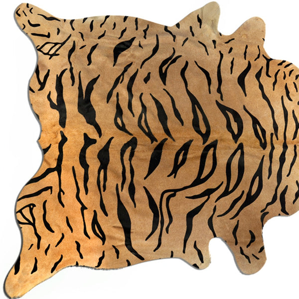 Homeroots 60" X 84" Chocolate On Natural Cowhide - Area Rug  Cowhide 317332