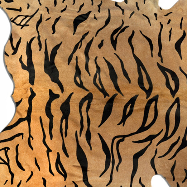 Homeroots 60" X 84" Chocolate On Natural Cowhide - Area Rug  Cowhide 317332