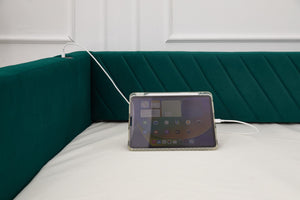 English Elm Twin Velvet Upholstered Daybed with Trundle, V-Pattern Backrest, USB Port, Side Pockets, Sturdy Design Emerald W1361S00043