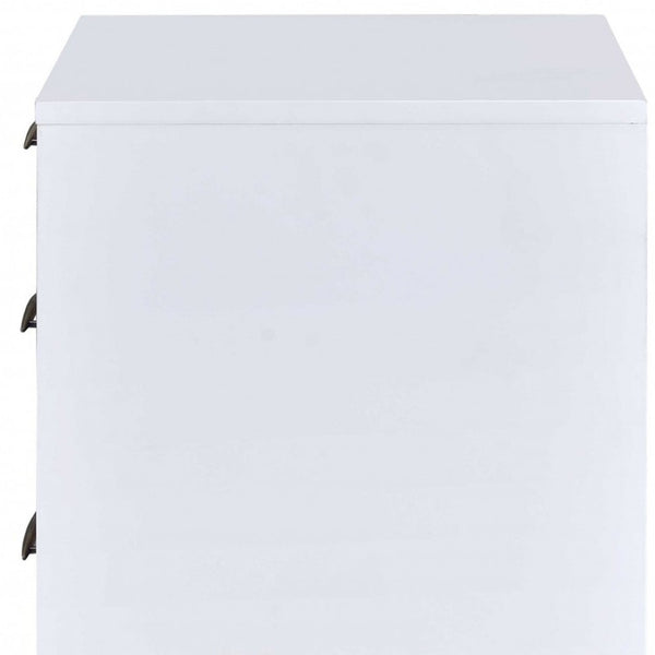 HomeRoots 21" Rustic-Modern Three-Drawer Nightstand for Stylish Storage in Small Spaces, Perfect for Any Room White And Weathered Oak 319132